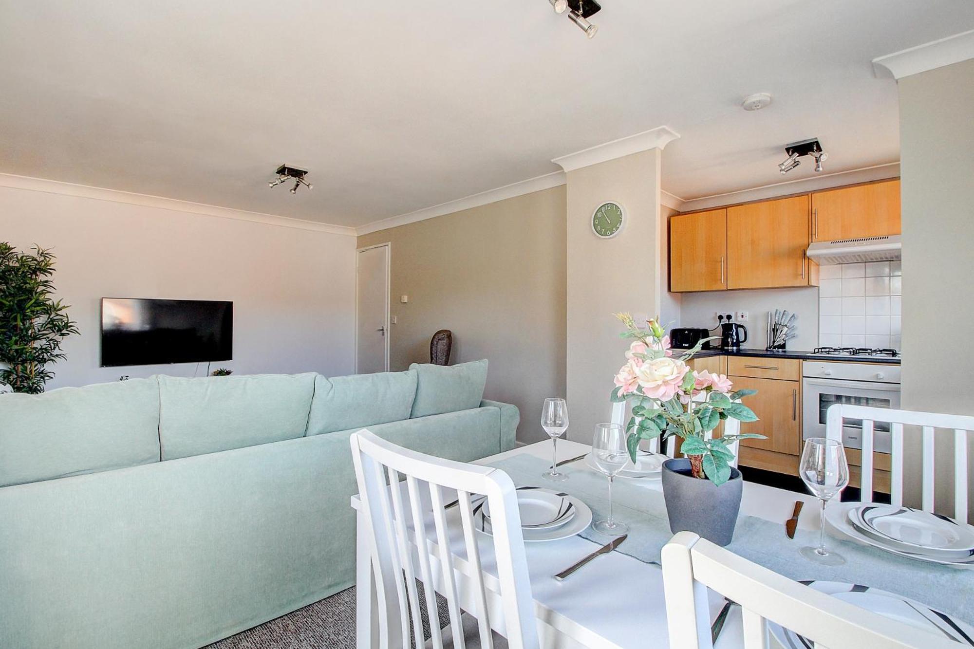 2 Minutes From Mk Central By Car- 2 Bed Apartment - 2 Free Parking Spaces- Hosted By Stayinmk ミルトン・ケインズ エクステリア 写真
